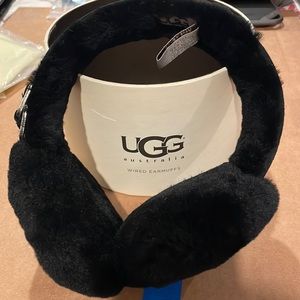 UGG blab earmuff adaptable as headphones.